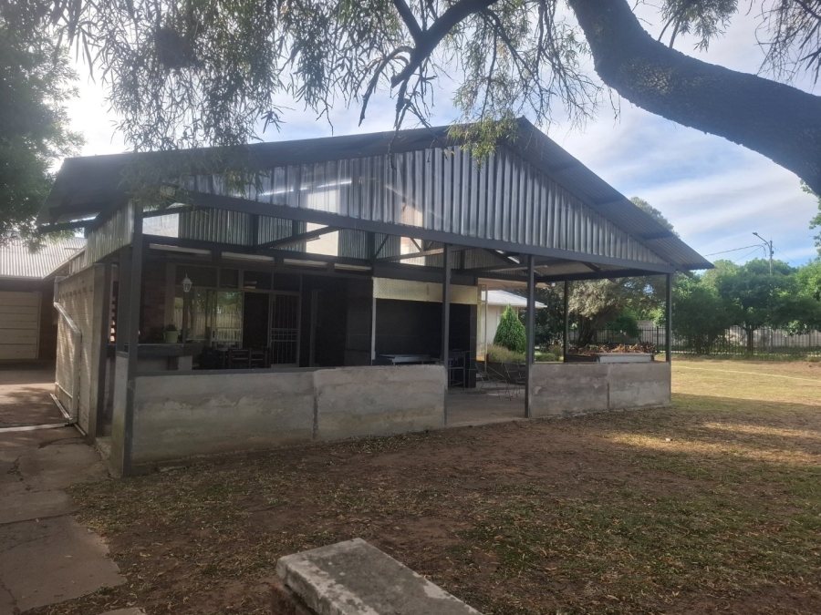 4 Bedroom Property for Sale in Morewag Free State